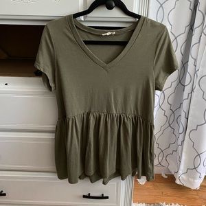 V-neck T-shirt